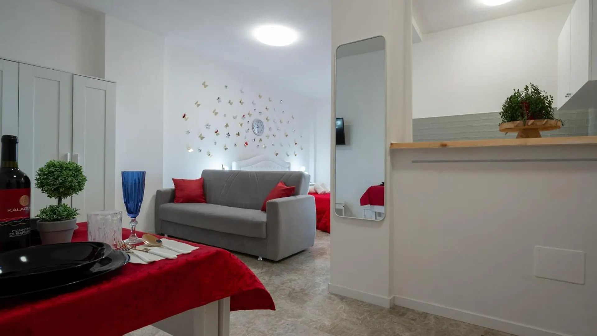Alexa'S Apartment - Elegance E Comfort For Benátky
