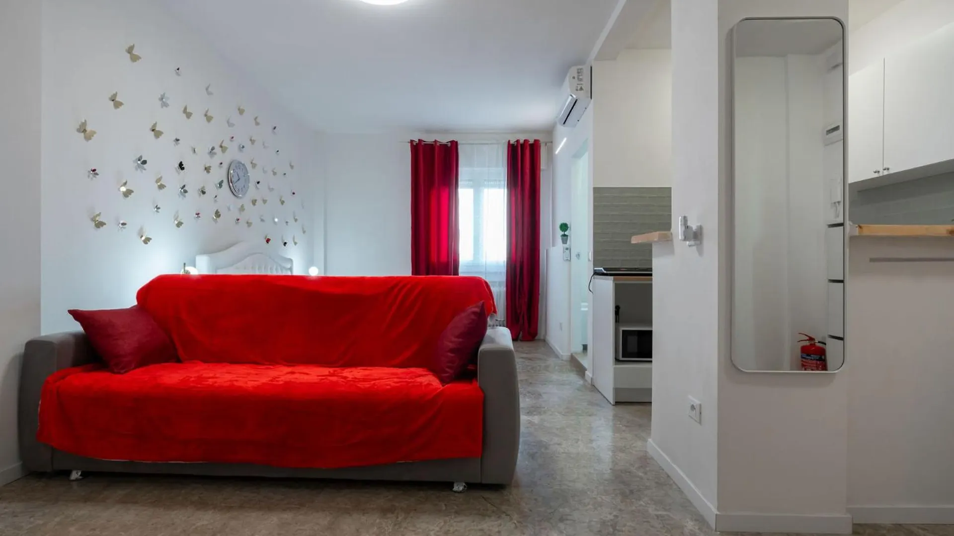 Alexa'S Apartment - Elegance E Comfort For Benátky